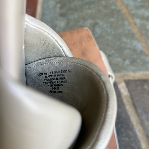 H&M Leather Cross Over Sandal - Picture 5 of 5